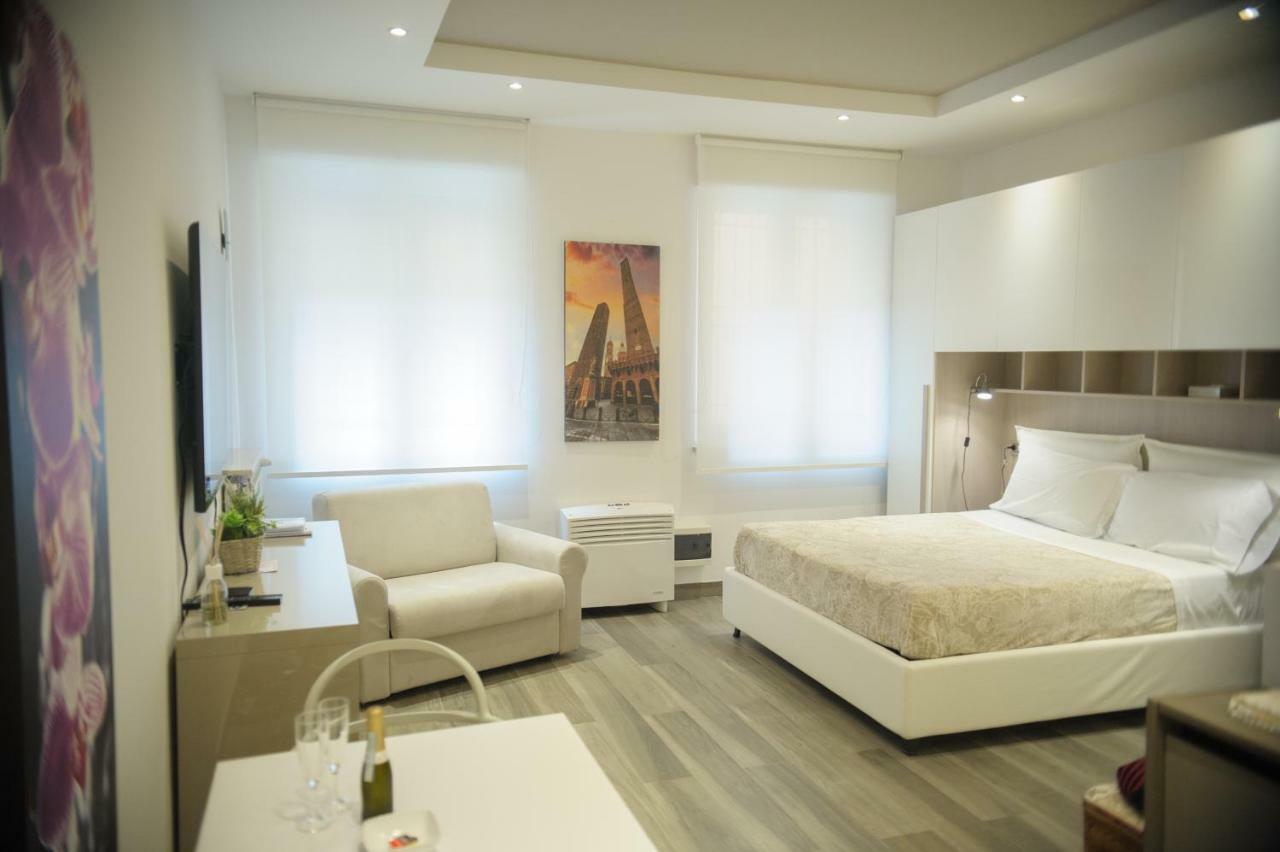 ANDREA LUXURY APARTMENTS Strada Maggiore Studio 1 Bologna Esterno foto